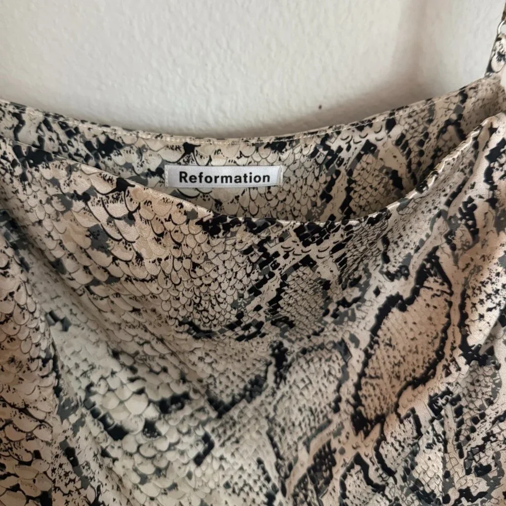 Reformation Silk Snake Skin Cropped Set - Size 8 - Picture 5 of 5